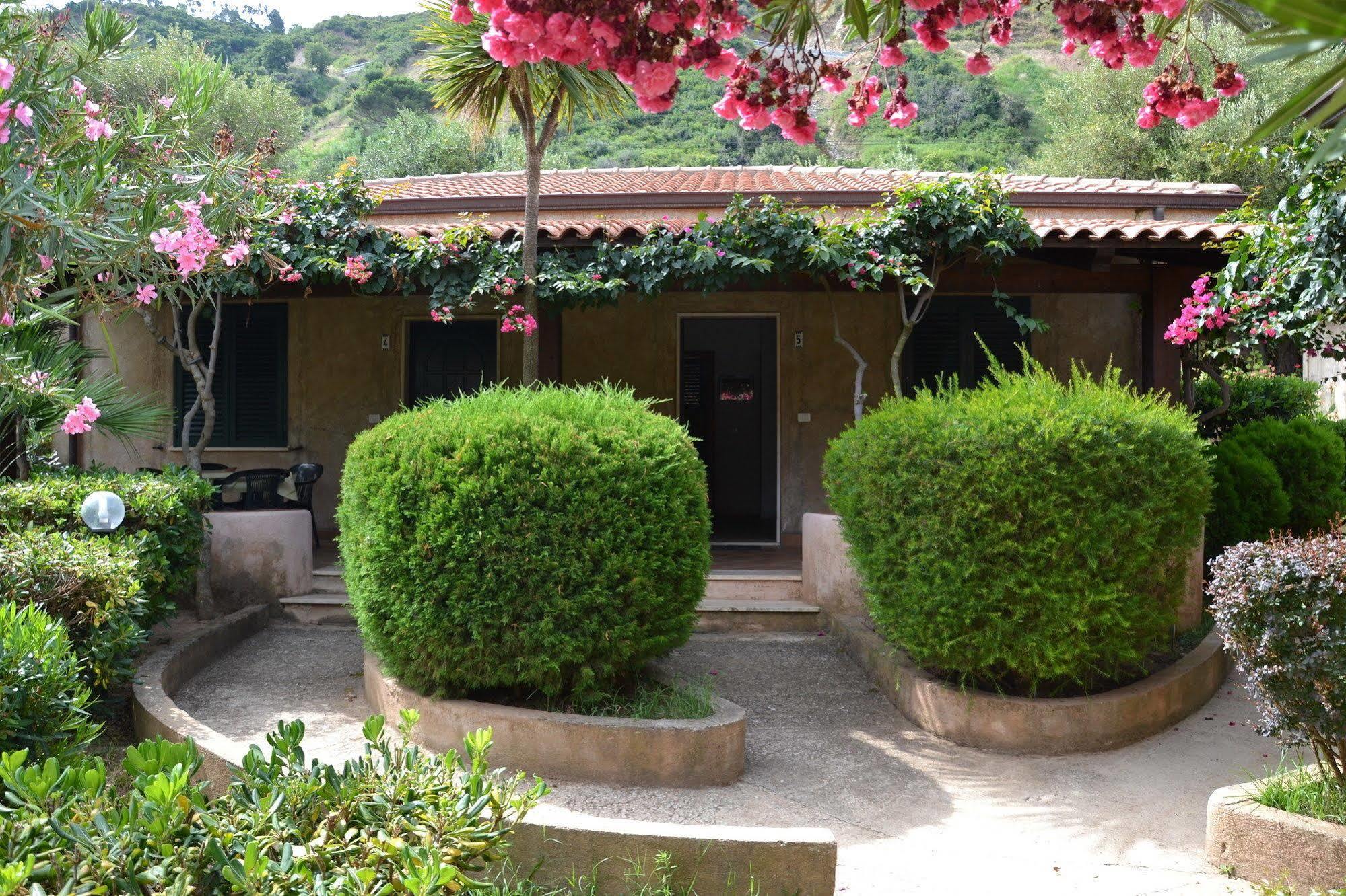 Aparthotel Residenza La Vigna à Parghelia Extérieur photo