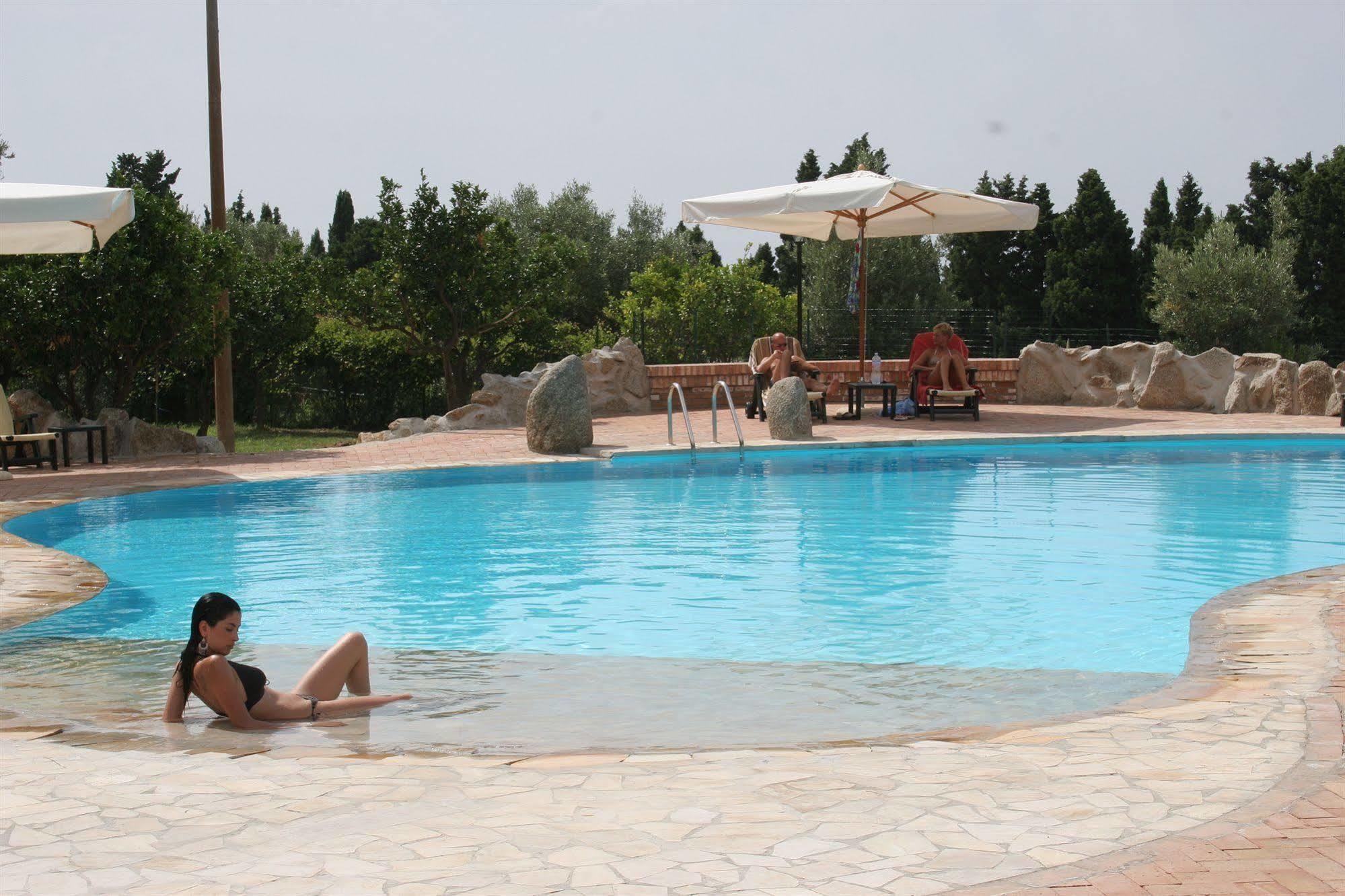 Aparthotel Residenza La Vigna à Parghelia Extérieur photo